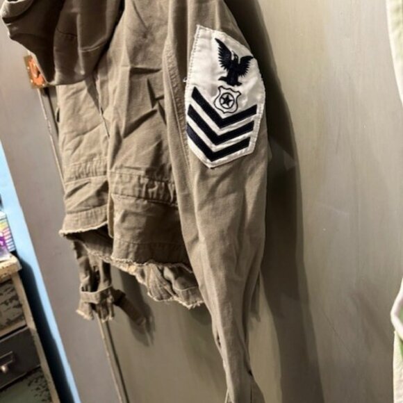 Vintage Military Bolero Cargo Jacket / Parka with Patches & reversible hood - Picture 14 of 16